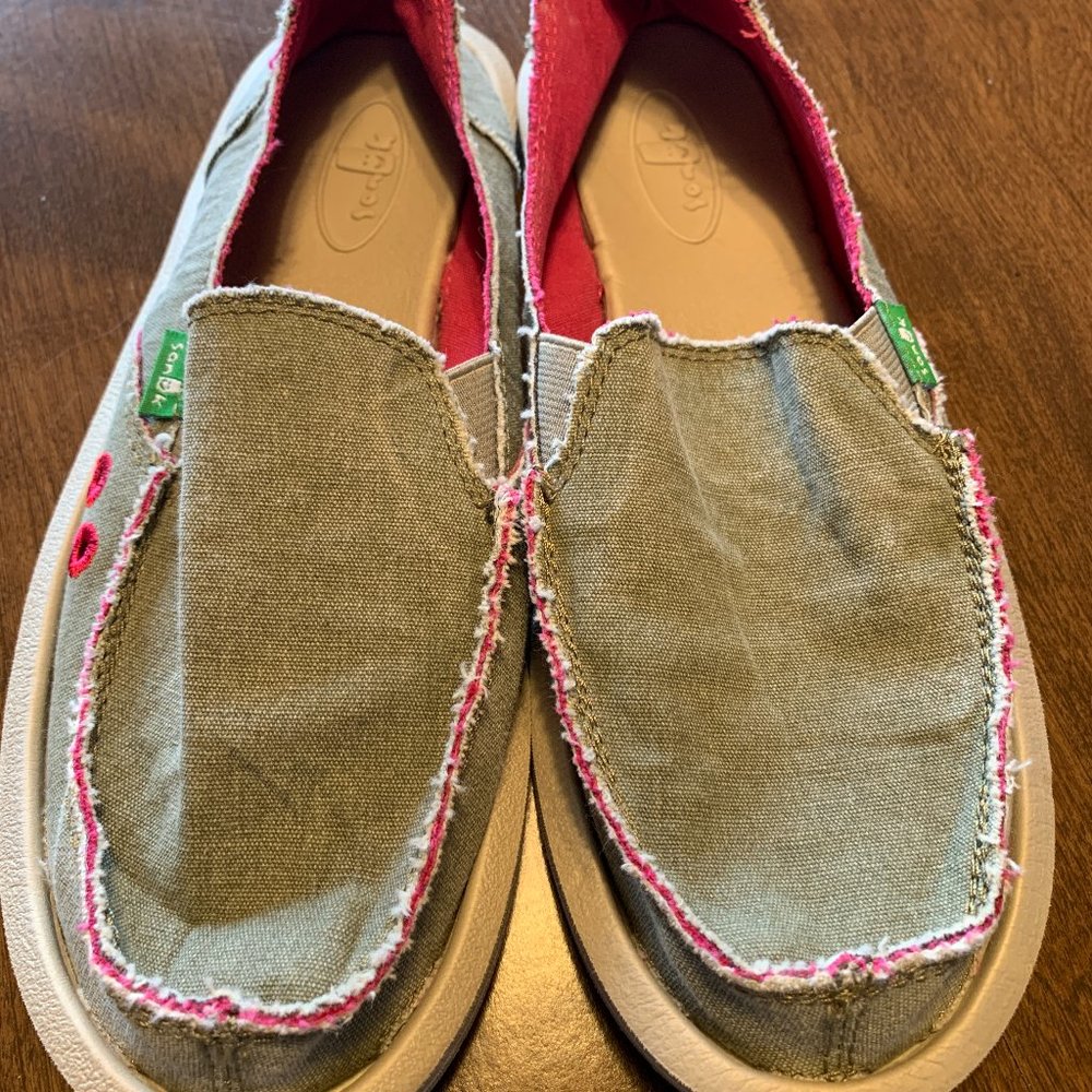 Women's Sanuk Donna  Grey/Olive Distressed size 7